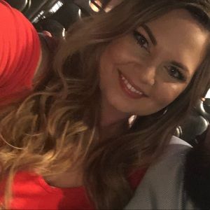 Meet your Posher, Ashley